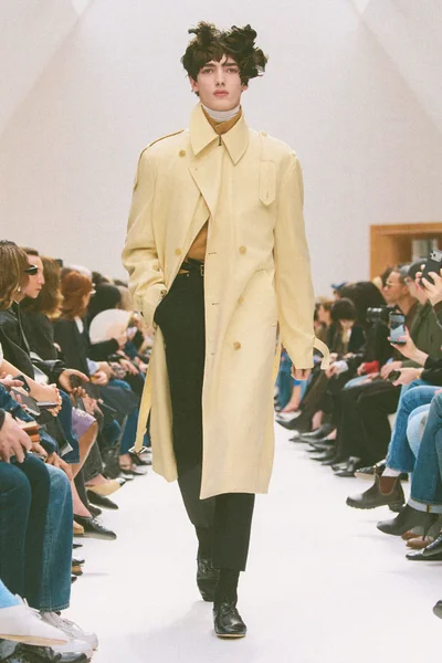 Look 38